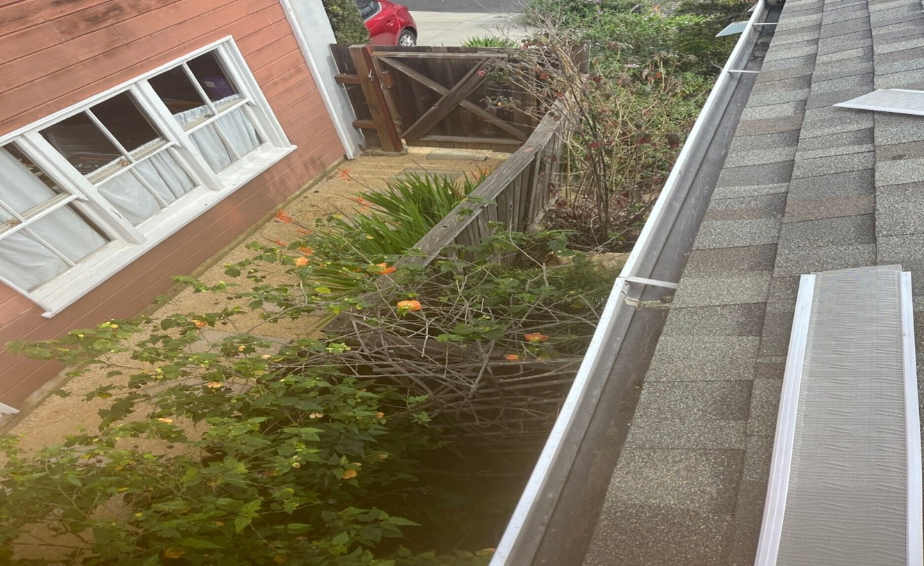 Benefits of Cleaning Gutters Before Installing Gutter Covers